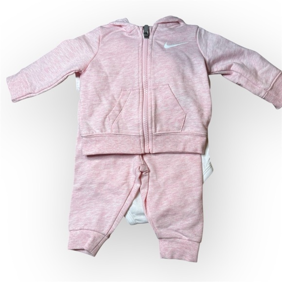 Brand New Nike Three-Piece Baby Set size 3 month - Picture 1 of 3